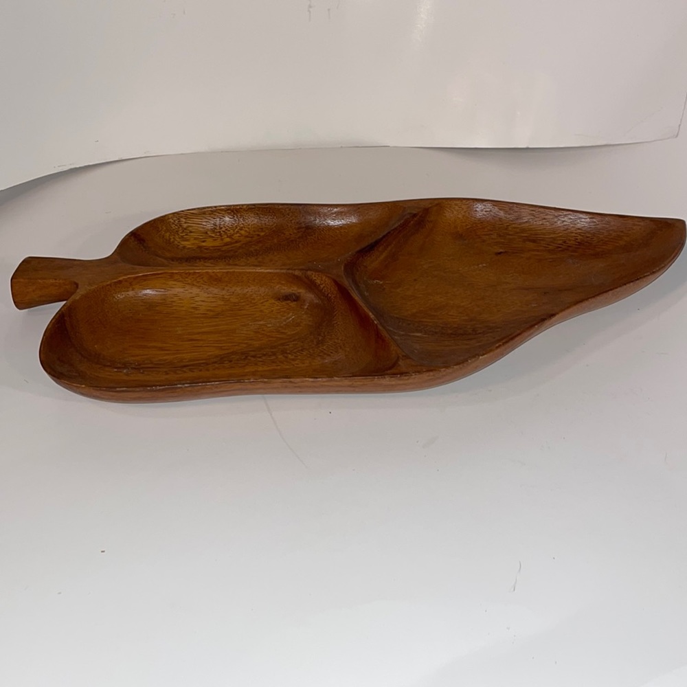 Wood divided serving bowl carved handled dish leaf shaped 3 compartment
